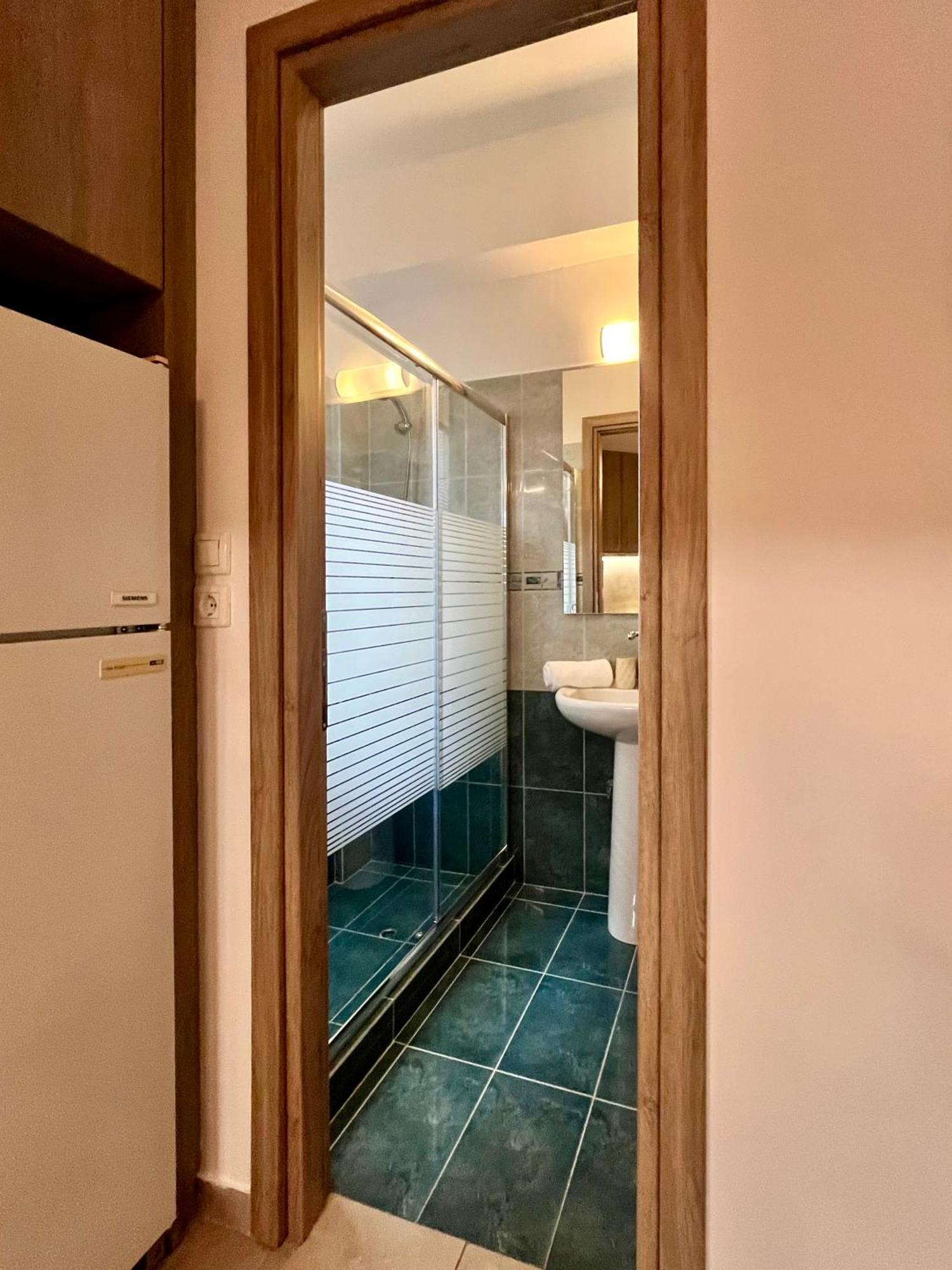 Lia'S Luxury Apartment - Near Airport Koropi Esterno foto